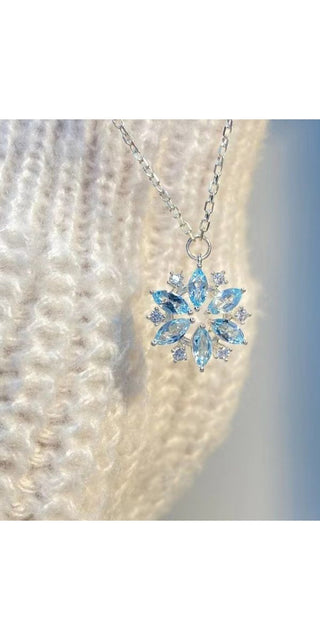 Moda biżuteria Rhinestone błękitny wisiorek w kształcie płatka śniegu damski naszyjnik w całości z diamentami