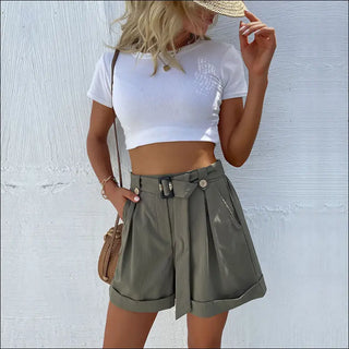 Stylish Cropped Top And Cargo Shorts Set For Fashionable