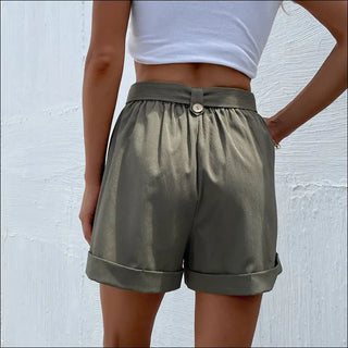 Stylish Cropped Top And Cargo Shorts Set For Fashionable